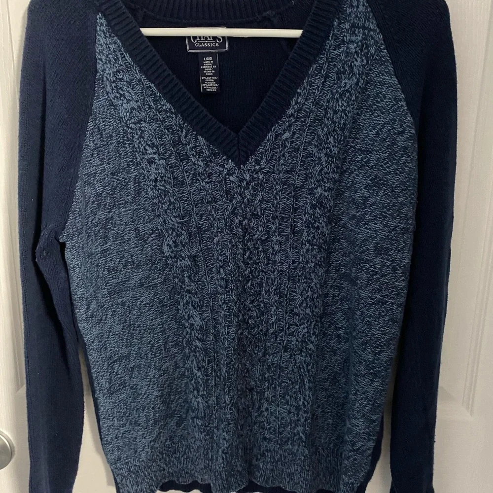V-neck pullover - Picture 1 of 3